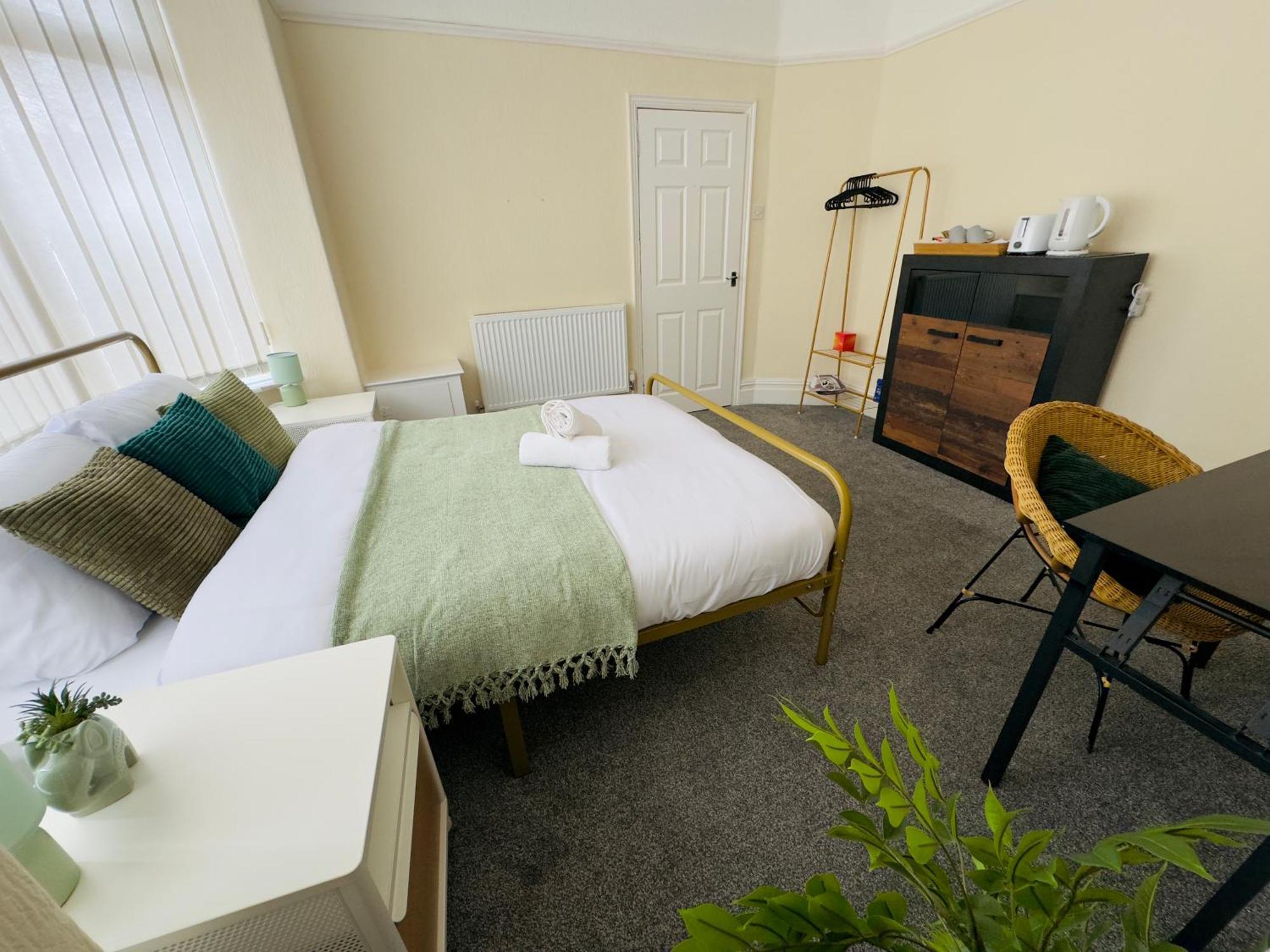 Double Bedroom Near City Center Manchester Exterior photo